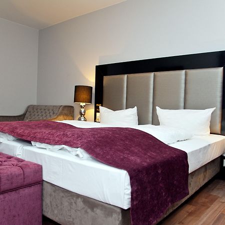 อารีนา วิลลา อัม วาสเซอร์พาร์ค Hotel Frankfurt am Main ภายนอก รูปภาพ