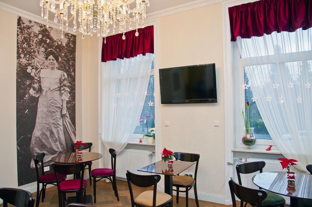 อารีนา วิลลา อัม วาสเซอร์พาร์ค Hotel Frankfurt am Main ภายนอก รูปภาพ